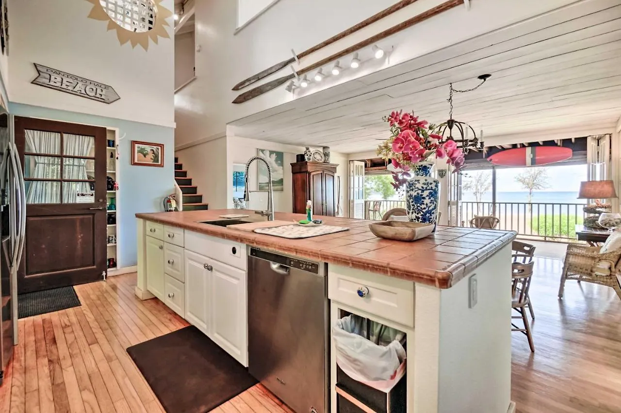 Tropical Paniolo Hale Townhome, Walk To Beach Maunaloa United States