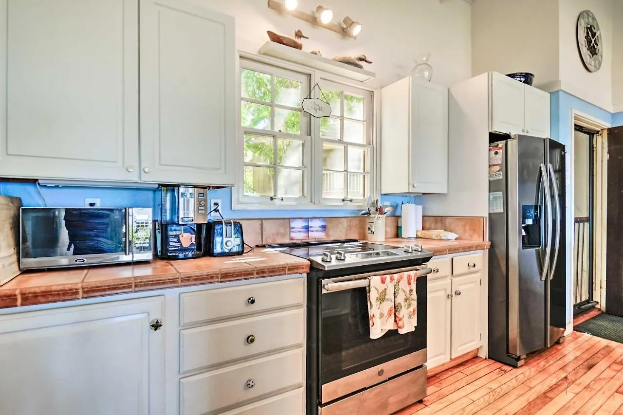 Tropical Paniolo Hale Townhome, Walk To Beach Maunaloa 0*,