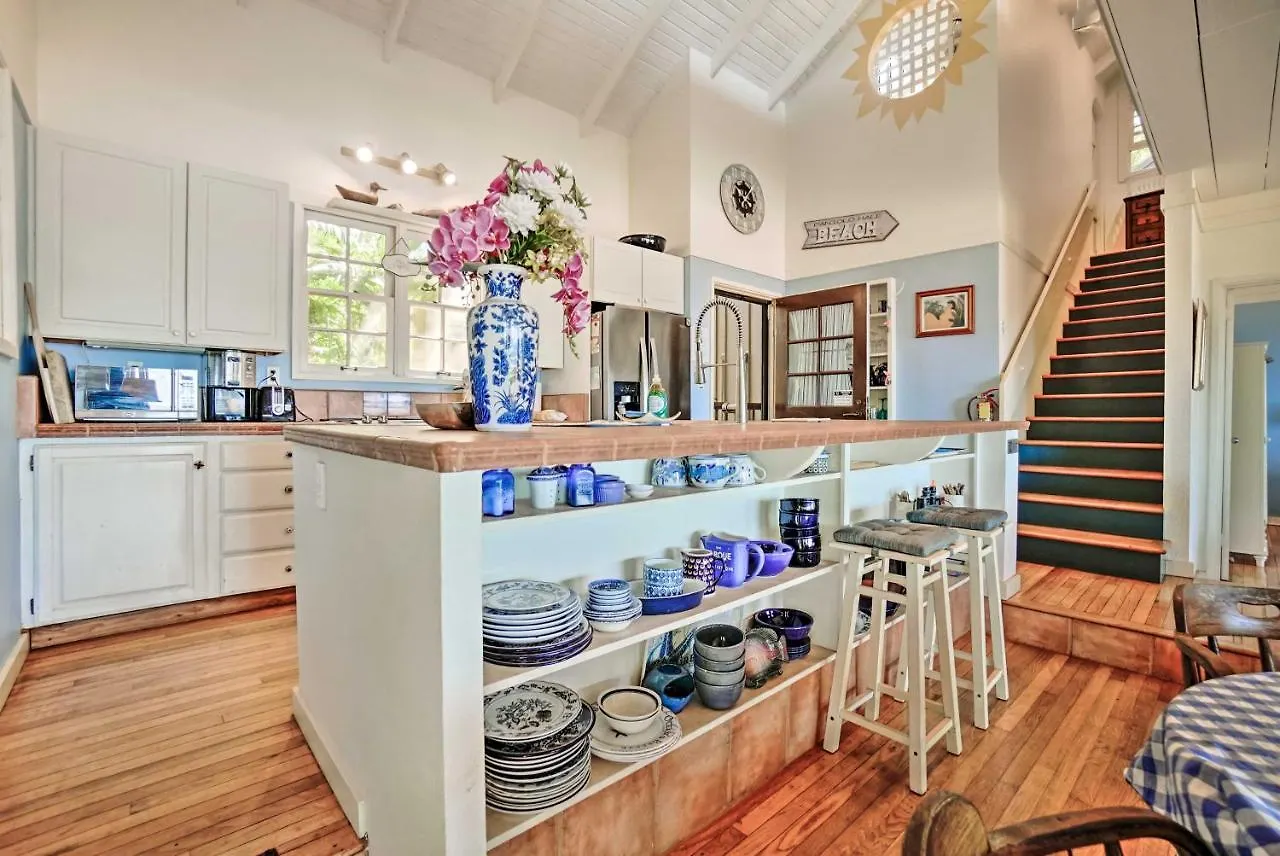 Tropical Paniolo Hale Townhome, Walk To Beach Maunaloa United States